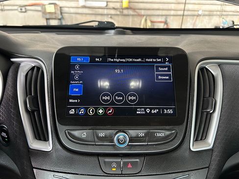 Used 2023 Chevrolet Malibu LT image 16