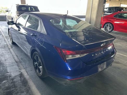 Used 2023 Hyundai Elantra SEL FWD image 2