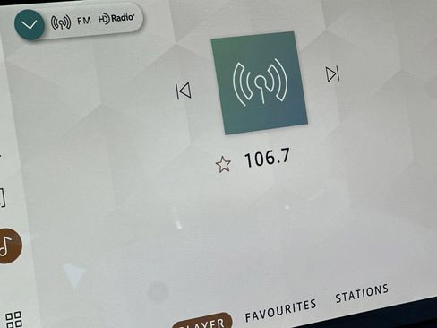 New 2026 Land Rover Defender 110 S image 22