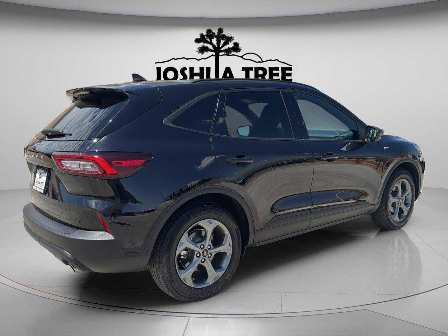 Used 2025 Ford Escape ST-Line FWD image 7