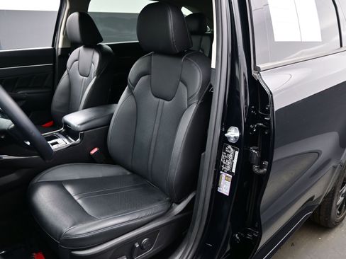 Used 2023 Kia Sorento SX image 12