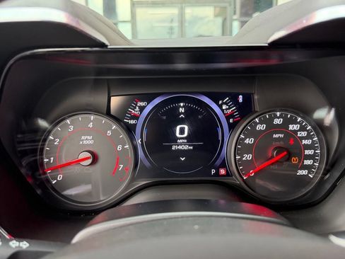 Used 2019 Chevrolet Camaro ZL1 RWD image 16