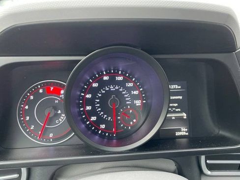 Used 2023 Hyundai Elantra SEL FWD image 11
