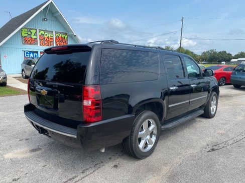 Used 2013 Chevrolet Suburban LTZ RWD image 7