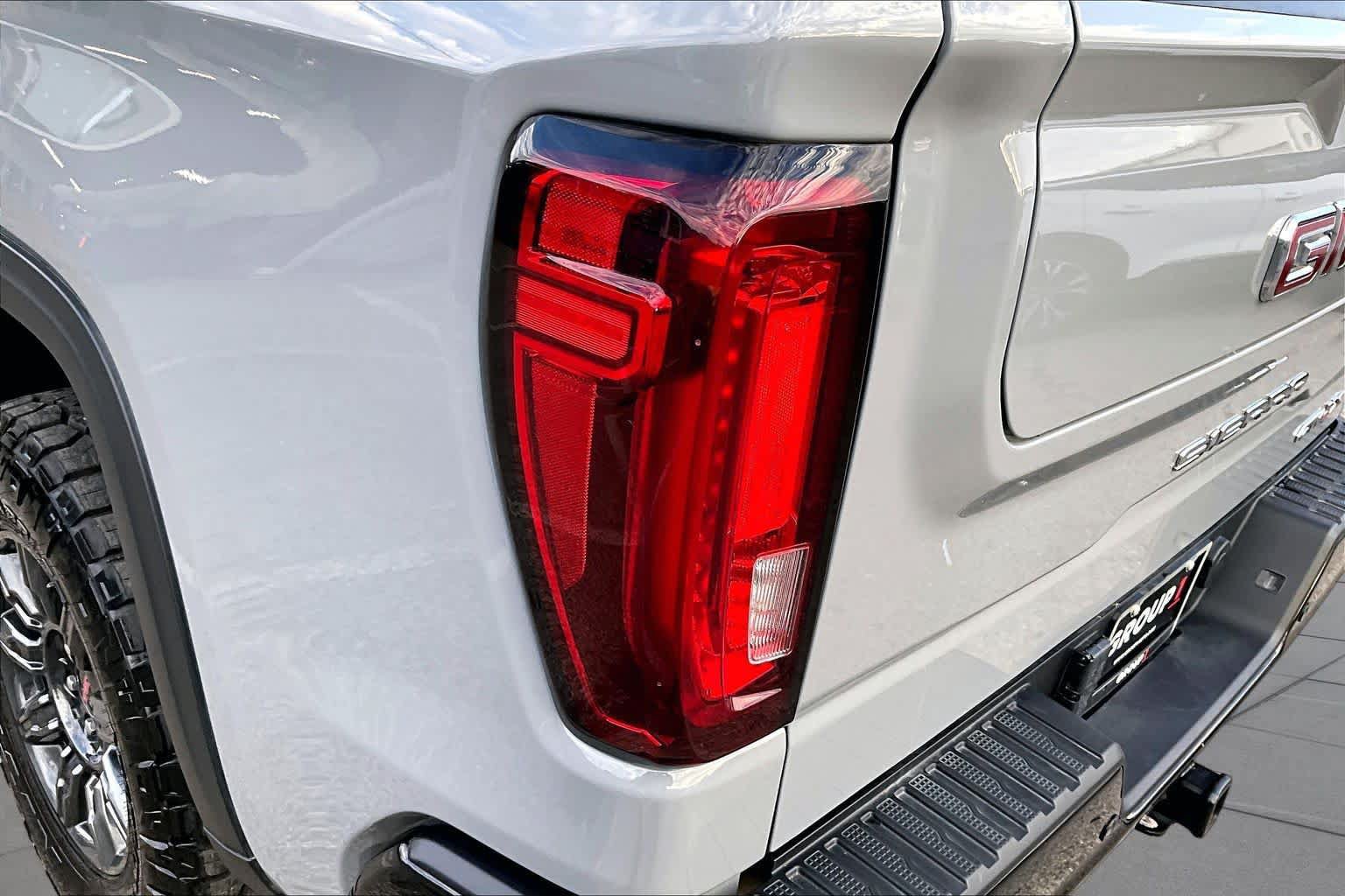 Used 2024 GMC Sierra 1500 AT4X AWD/4WD image 29