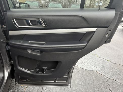 Used 2016 Ford Explorer XLT w/ Equipment Group 202A image 18