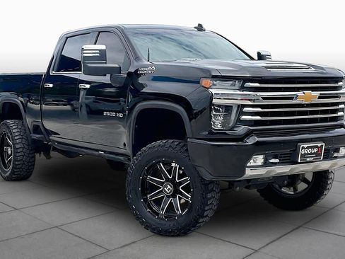 Used 2020 Chevrolet Silverado 2500 High Country w/ Z71 Off-Road Package AWD/4WD image 3