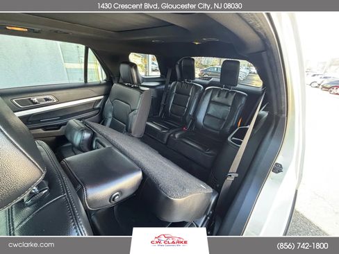 Used 2017 Ford Explorer XLT w/ Equipment Group 202A image 27