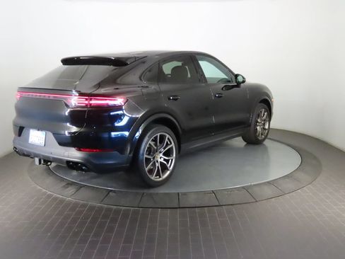 Certified 2023 Porsche Cayenne Coupe AWD/4WD image 7