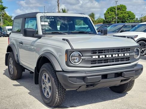New 2026 Ford Bronco 2-Door AWD/4WD image 2