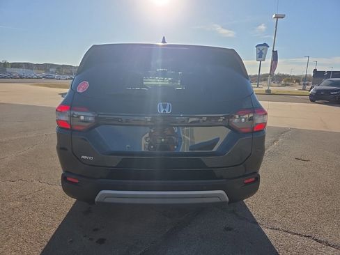 New 2025 Honda Pilot EX-L image 6