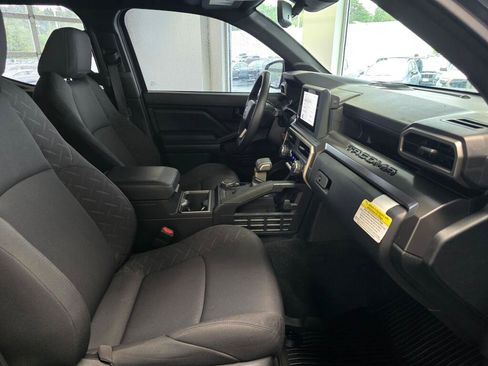 Used 2024 Toyota Tacoma SR5 AWD/4WD image 41