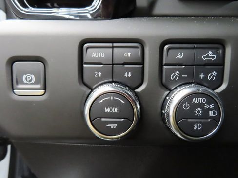 Used 2025 GMC Sierra 3500 AT4 w/ AT4 Premium Plus Package image 62