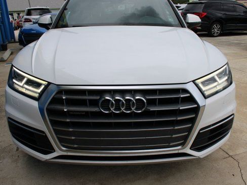 Used 2018 Audi Q5 2.0T Premium Plus w/ Premium Plus Package AWD/4WD image 2