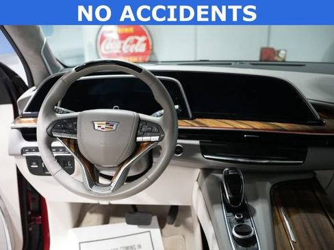 Used 2024 Cadillac Escalade Sport Platinum AWD/4WD image 2