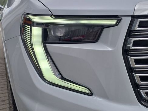 New 2026 GMC Acadia Denali w/ Super Cruise Package FWD image 10
