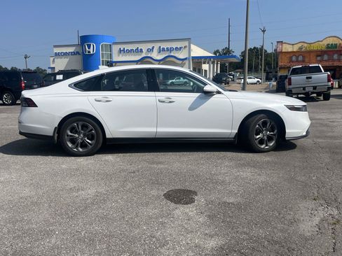 Used 2023 Honda Accord EX image 2
