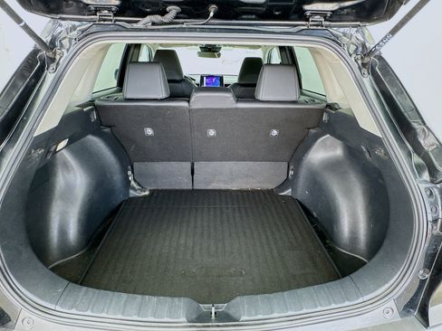 Used 2023 Toyota Corolla Cross XLE image 17