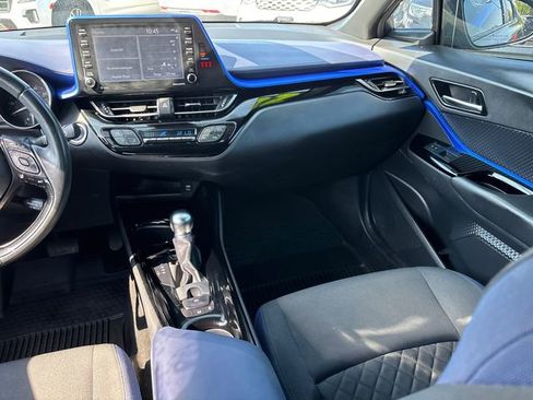 Used 2022 Toyota C-HR XLE FWD image 11