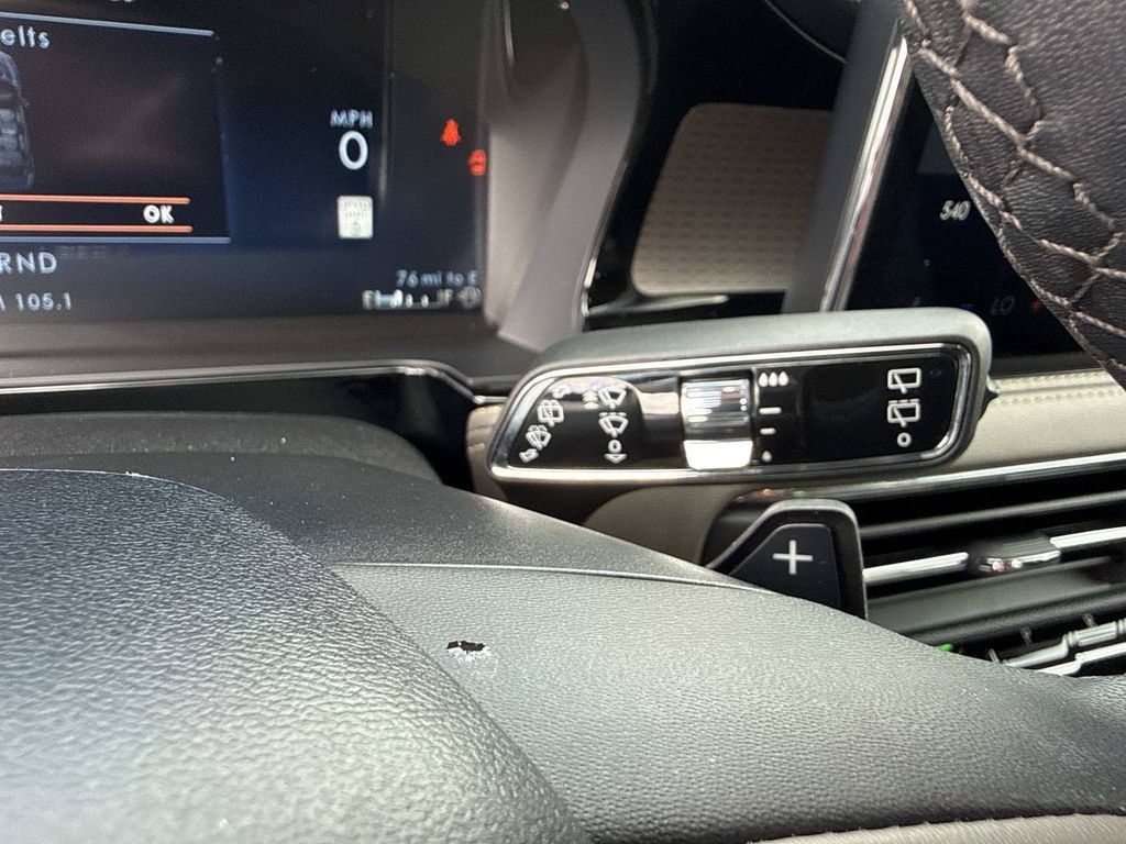 Used 2023 Lincoln Corsair FWD image 33