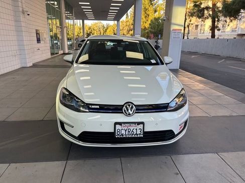Used 2017 Volkswagen e-Golf SEL Premium image 8