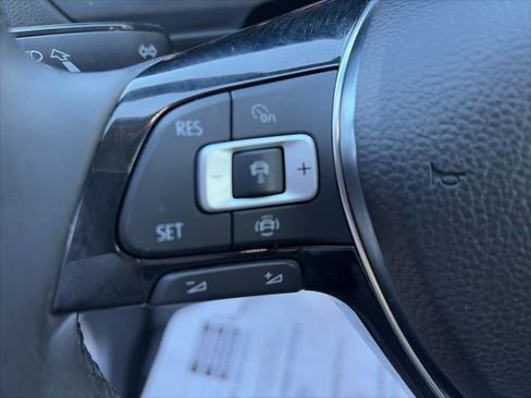 Used 2020 Volkswagen Tiguan SEL w/ 3rd Row Seat Package image 22