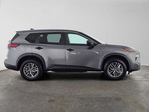 Used 2024 Nissan Rogue S FWD image 2