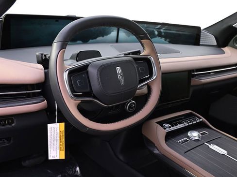 New 2026 Lincoln Navigator L Black Label AWD/4WD image 11
