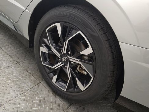 Used 2025 Hyundai Sonata SEL FWD image 31