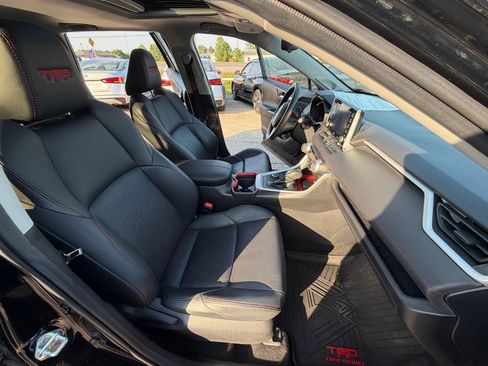 Used 2020 Toyota RAV4 TRD Off-Road AWD/4WD image 10