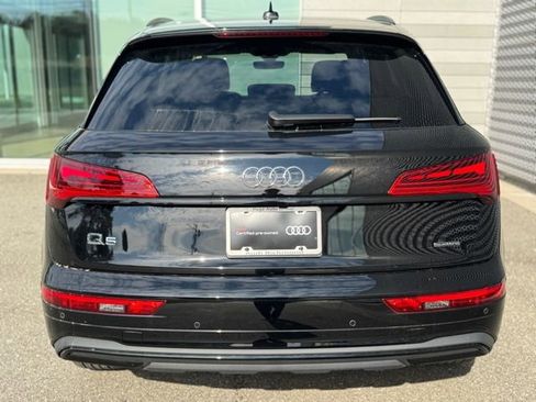 Certified 2025 Audi Q5 2.0T Premium w/ Convenience Plus Package image 4
