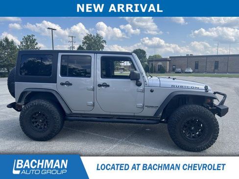 Used 2016 Jeep Wrangler Unlimited Rubicon w/ Connectivity Group AWD/4WD image 6