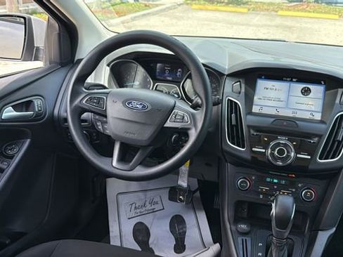Used 2018 Ford Focus SEL image 15