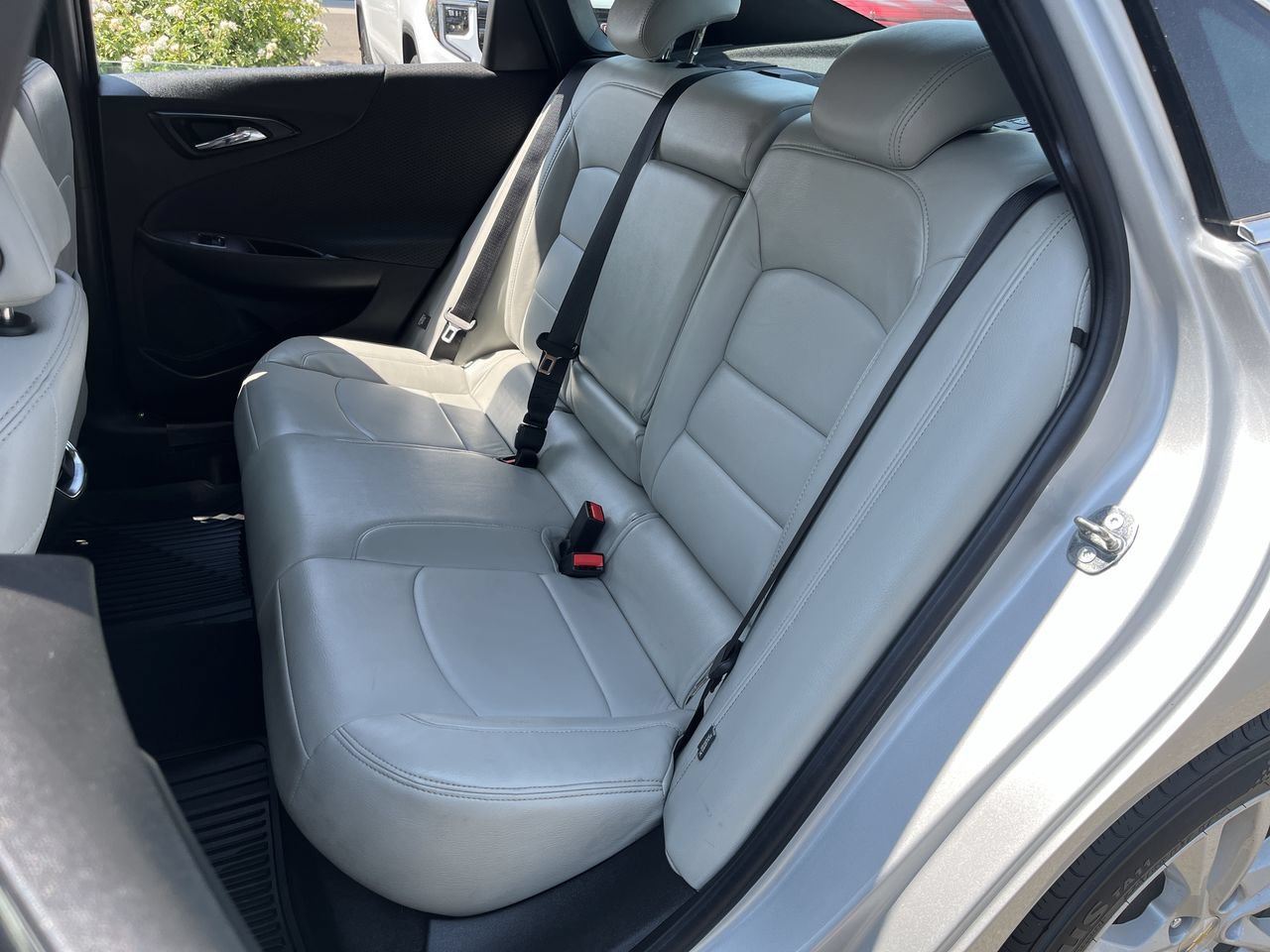Used 2018 Chevrolet Malibu Hybrid w/ Driver Confidence Package FWD image 22