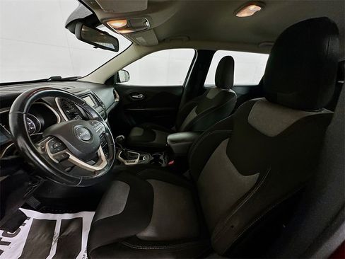 Used 2015 Jeep Cherokee Sport w/ Cold Weather Group image 21