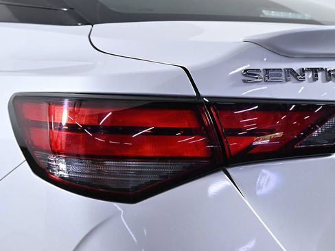 Certified 2023 Nissan Sentra SR w/ SR Premium Package FWD image 9