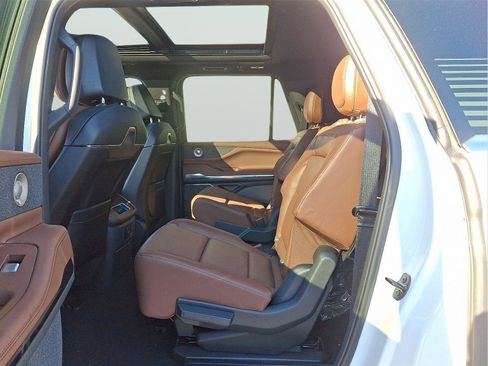 New 2026 Lincoln Navigator L Reserve image 9