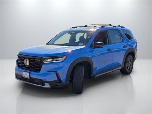 Used 2023 Honda Pilot TrailSport image 8
