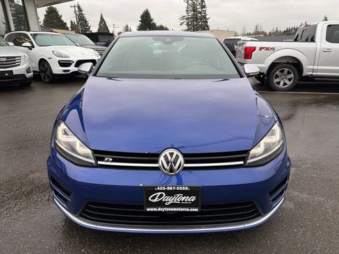 Used 2017 Volkswagen Golf R 4-Door image 11