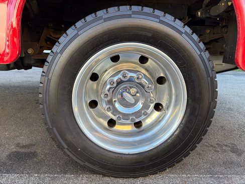 Used 2013 Ford F550 4x4 SuperCab Super Duty w/ Payload Upgrade Pkg image 22