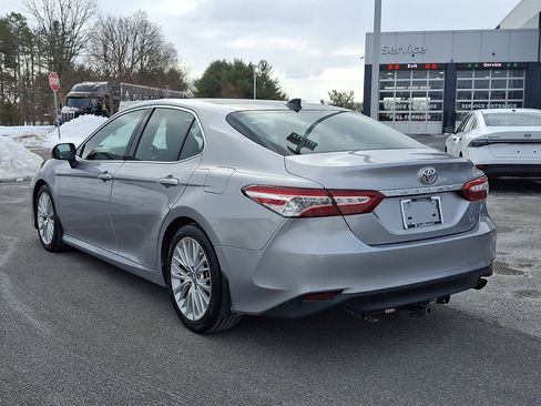 Used 2019 Toyota Camry XLE w/ Navigation Package image 4