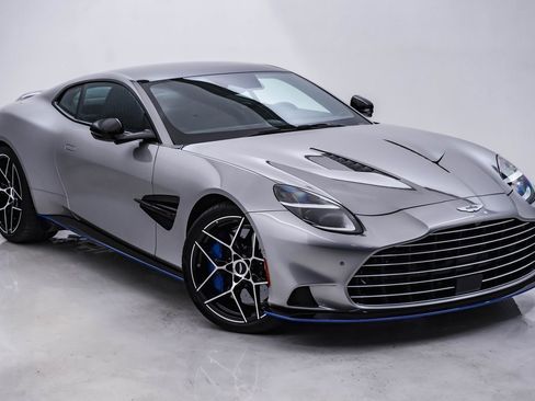 New 2025 Aston Martin Vanquish image 3
