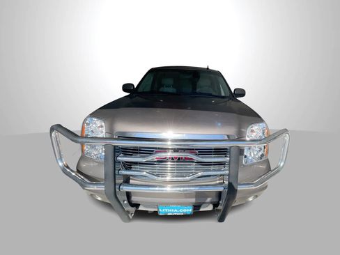 Used 2013 GMC Yukon XL SLT w/ SLT-2 Equipment Package AWD/4WD image 3