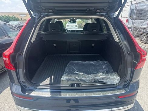 Used 2023 Volvo XC60 B5 Plus w/ Climate Package AWD/4WD image 9