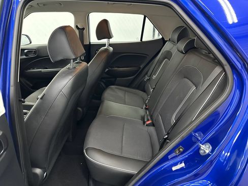 Used 2023 Hyundai Venue Limited w/ Cargo Package FWD image 20
