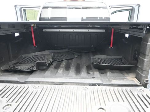 Used 2025 Nissan Frontier PRO-4X w/ Pro Convenience Package image 11