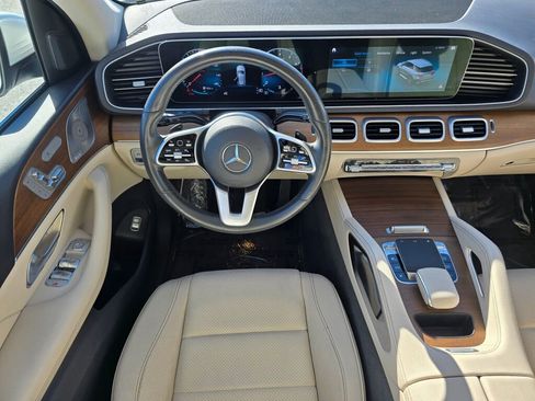 Used 2020 Mercedes-Benz GLE 350 4MATIC w/ Premium Package image 2