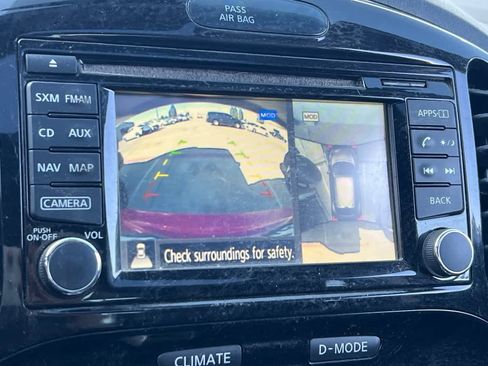 Used 2015 Nissan Juke SV w/ Technology Package image 19