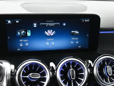 New 2026 Mercedes-Benz GLB 250 4MATIC image 14