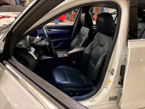 Used 2025 Cadillac CT5 Premium Luxury image 7